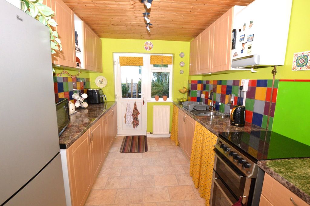 Property photo 3 of 16 3 - Picture No. 02