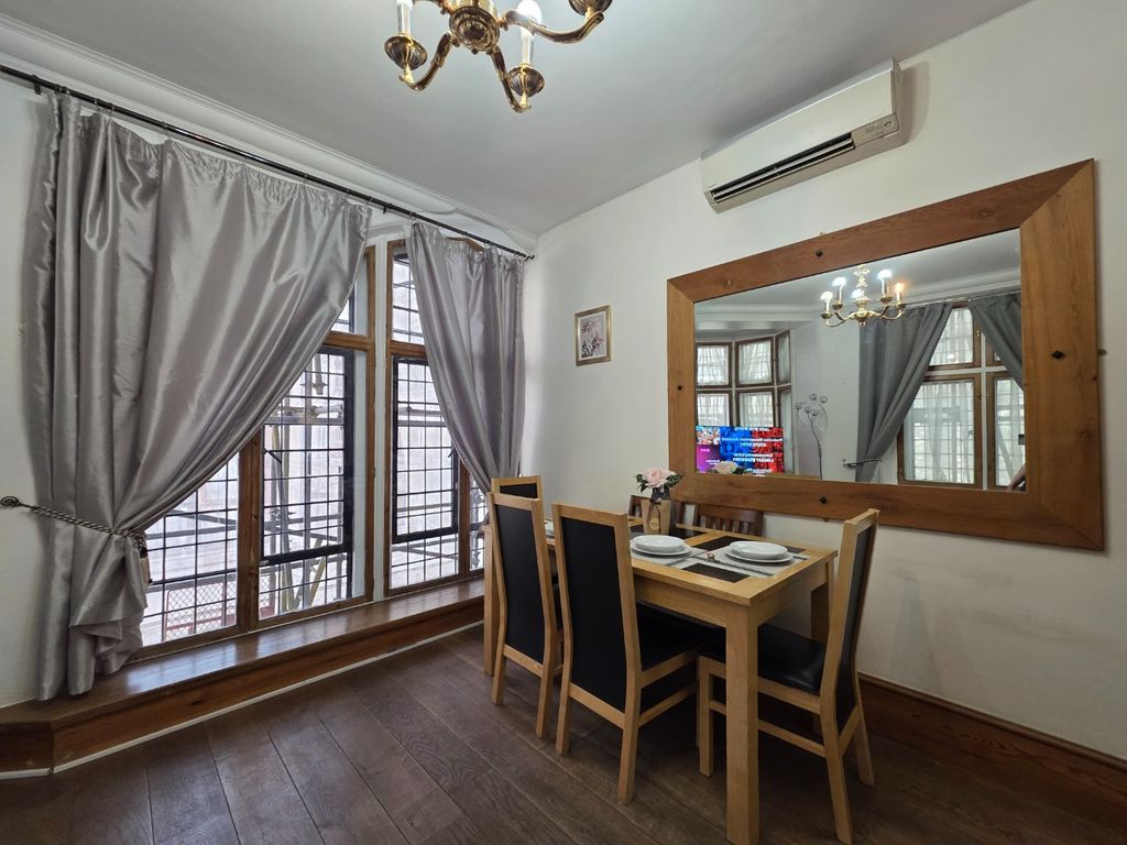 Property photo 3 of 5 5529842