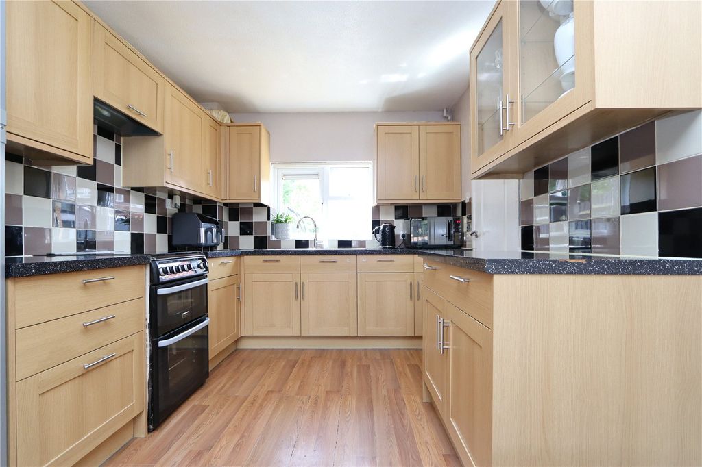 Property photo 2 of 15 Picture No. 09