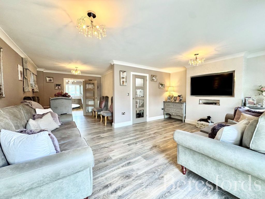 Property photo 3 of 23 Picture No. 82