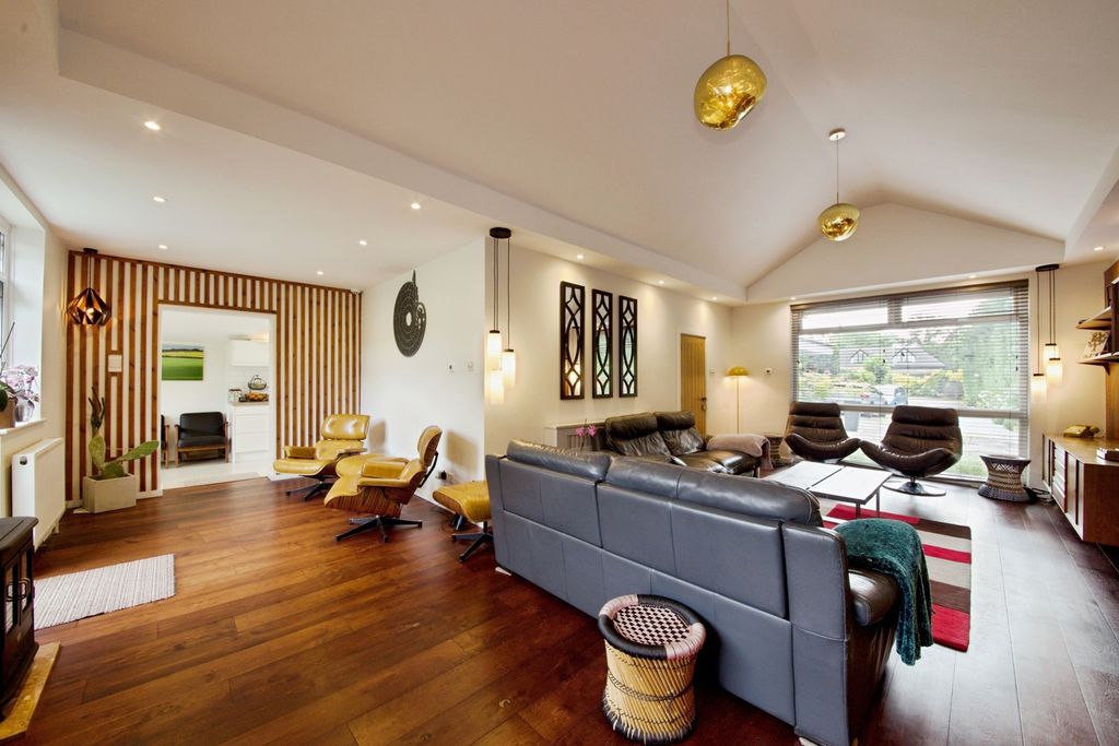 Property photo 3 of 21 Pbox-Img.Jpg