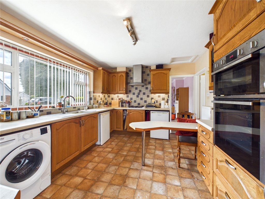 Property photo 2 of 23 Kitchen