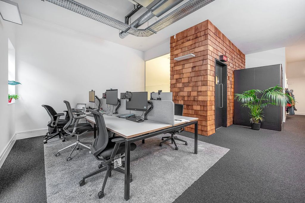 Property photo 2 of 7 W08.Jpg