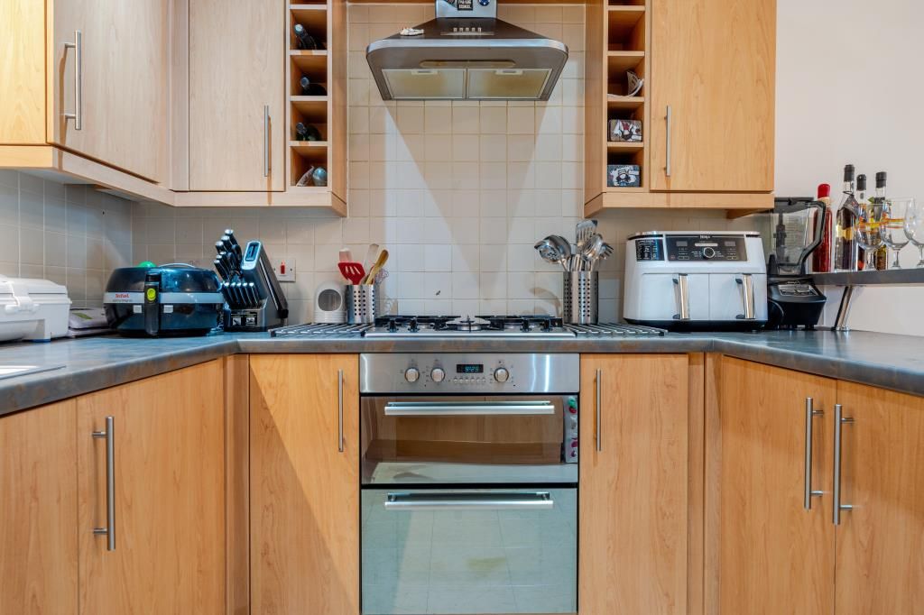 Property photo 3 of 20 Kitchen