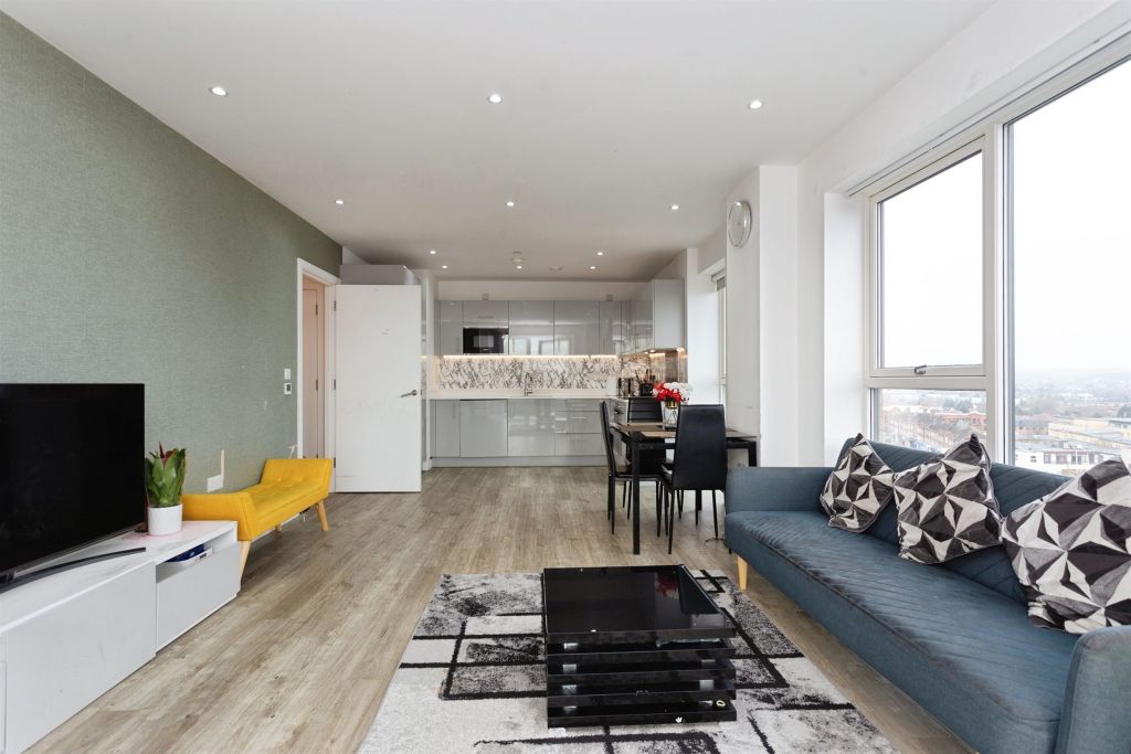 Property photo 2 of 18