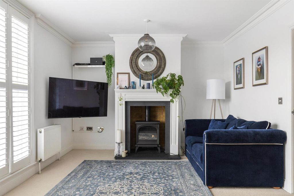 Property photo 2 of 27 010A3743-Hdr.Jpg