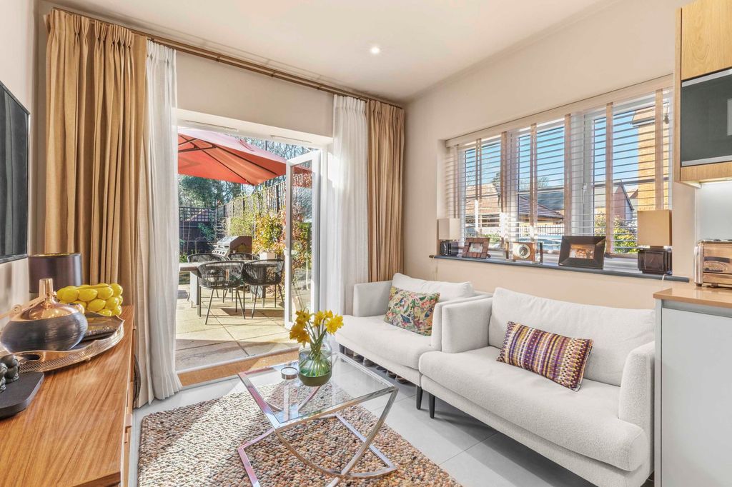 Property photo 3 of 18