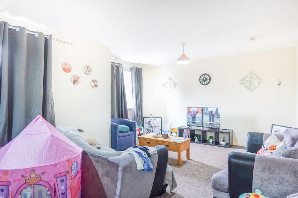 Property photo 3 of 22