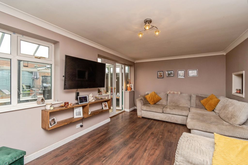 Property photo 2 of 18 Reception Room