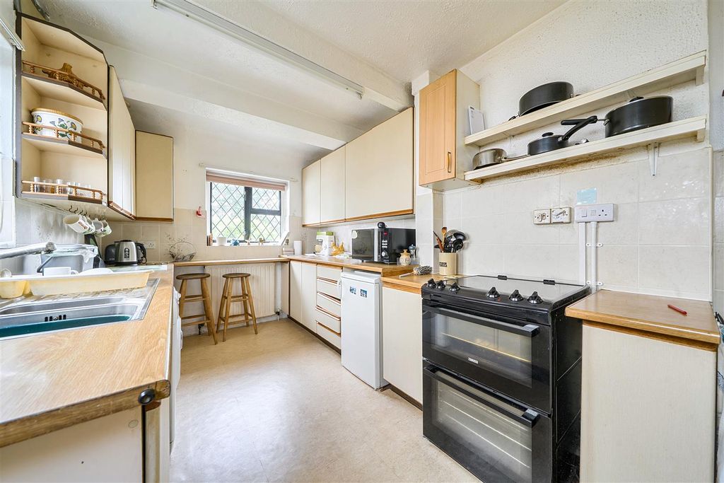 Property photo 2 of 20 1470220-14-6A2306Cb1A18E.Jpg