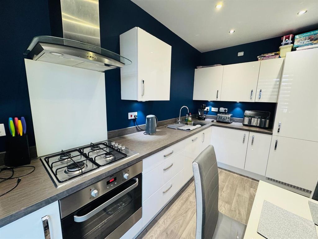 Property photo 2 of 15 Kitchen