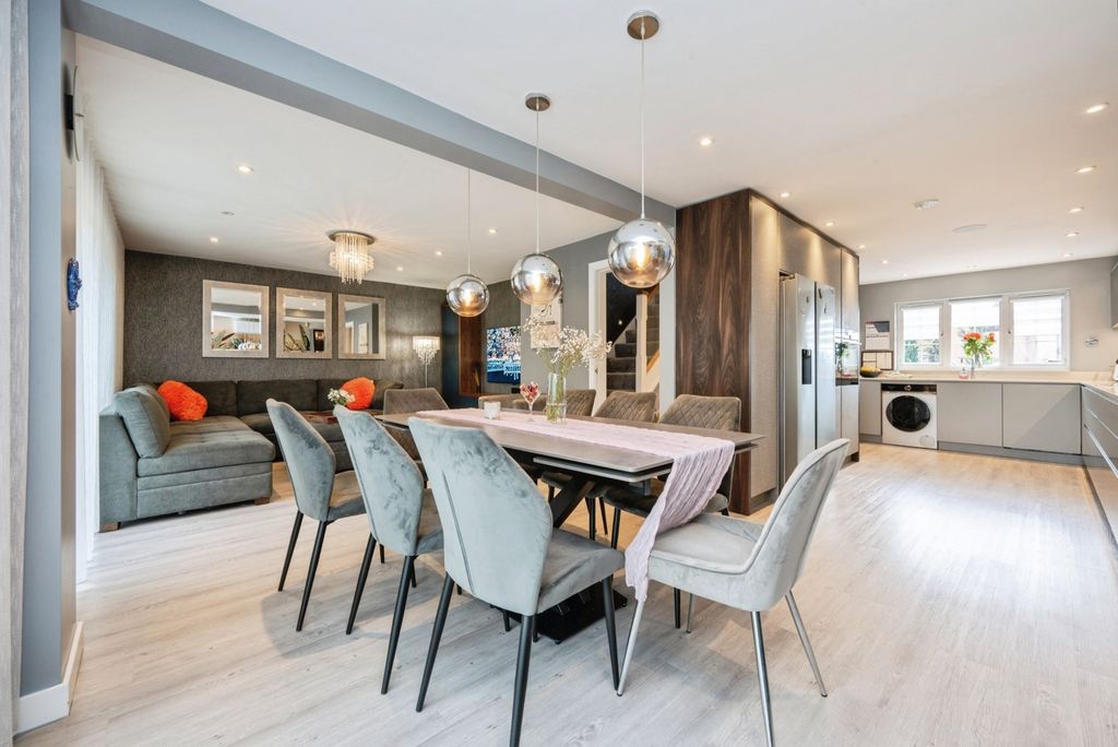 Property photo 2 of 25 Pbox-Img.Jpg