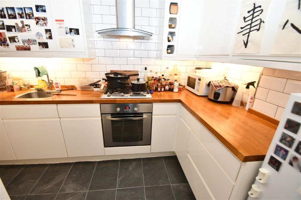 Property photo 2 of 8 Kitchen