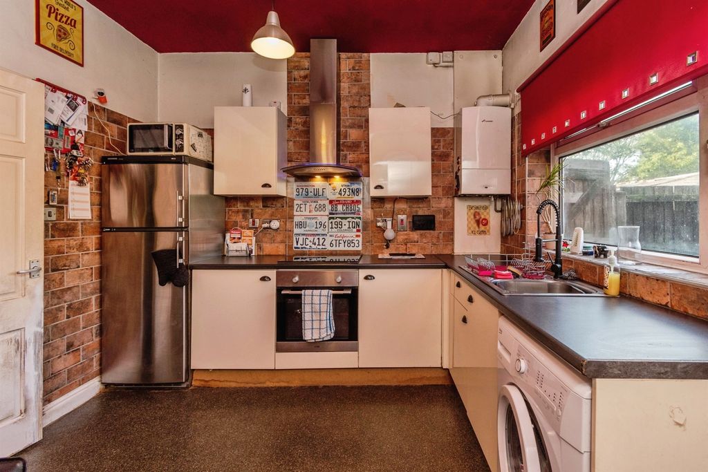 Property photo 2 of 15