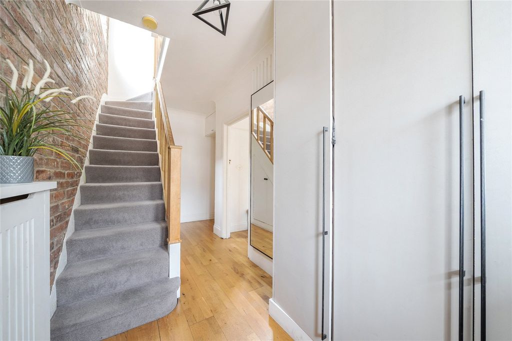 Property photo 2 of 15 Picture No. 23