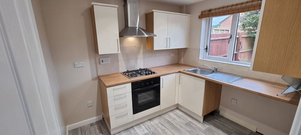 Property photo 3 of 12 Re-Fitted Kitchen