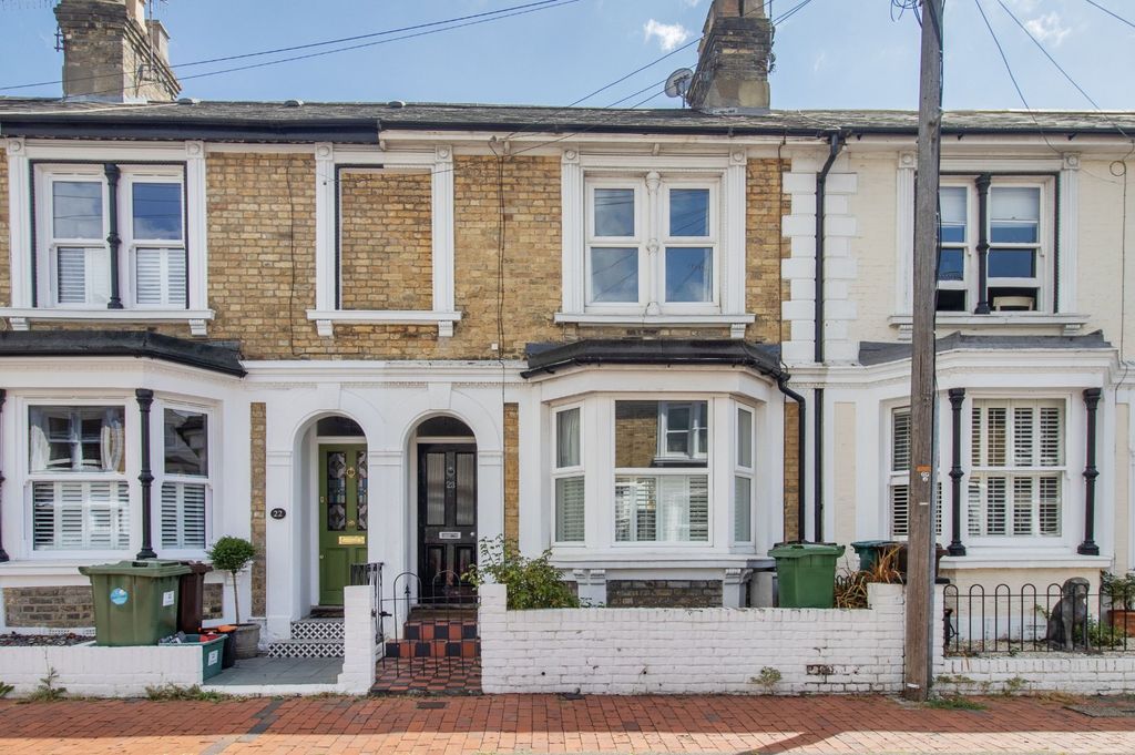 Property photo 1 of 15 23 Mountfield