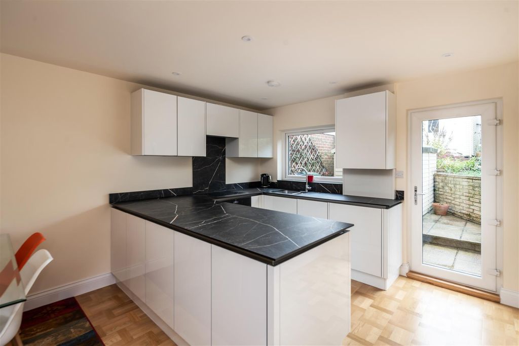 Additional image 8 of 2 bed semi-detached house for saleNutley Lane, Reigate RH2