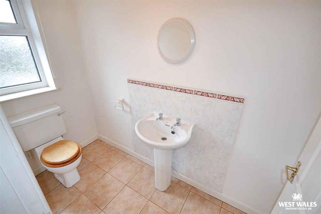 Additional image 18 of 6 bed detached bungalow for saleKings Park, Templeton, Narberth SA67