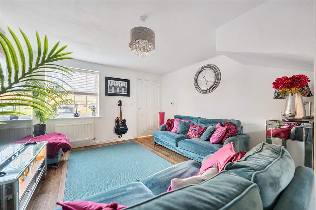 Property photo 2 of 21 1420591-8-699Df8Ae66Da5.Jpg