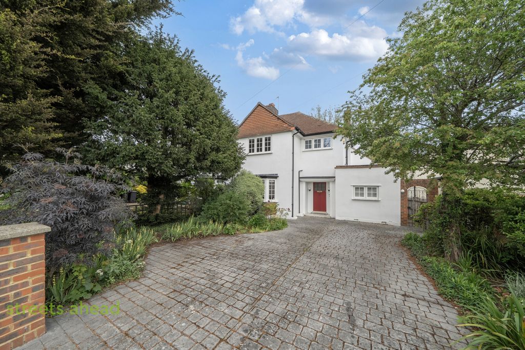 Property photo 1 of 20 E6Bc54E1-46Fc-49B...