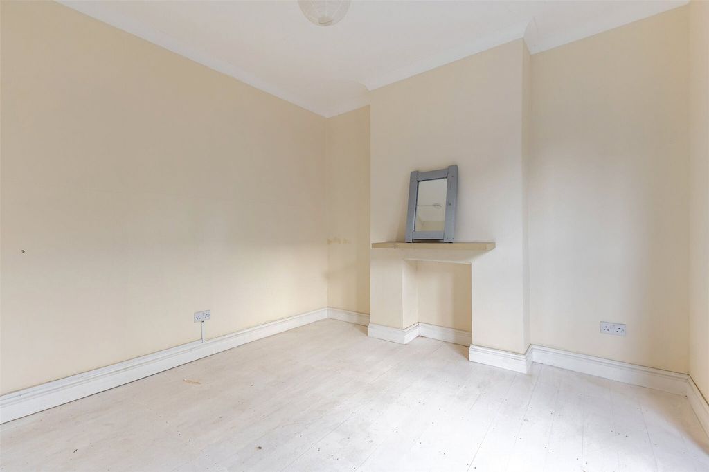 Property photo 3 of 19 Picture No. 08