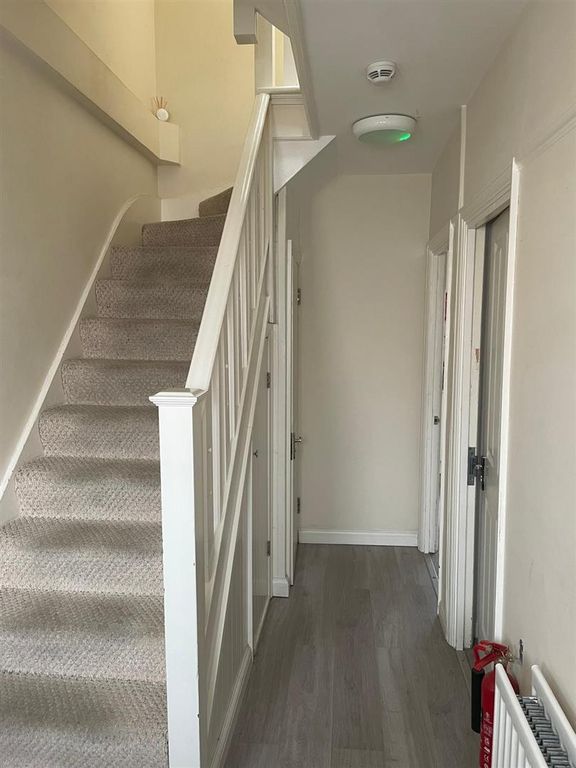 Property photo 2 of 4 Hallway.Jpg