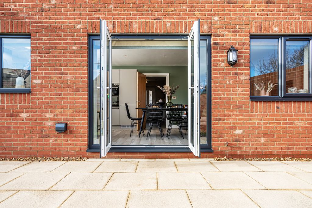 Property photo 3 of 25