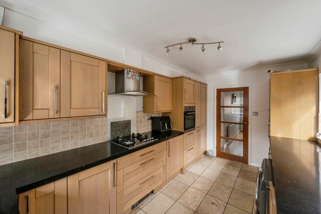 Property photo 3 of 14 Kitchen