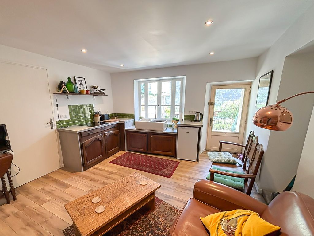 Property photo 2 of 5