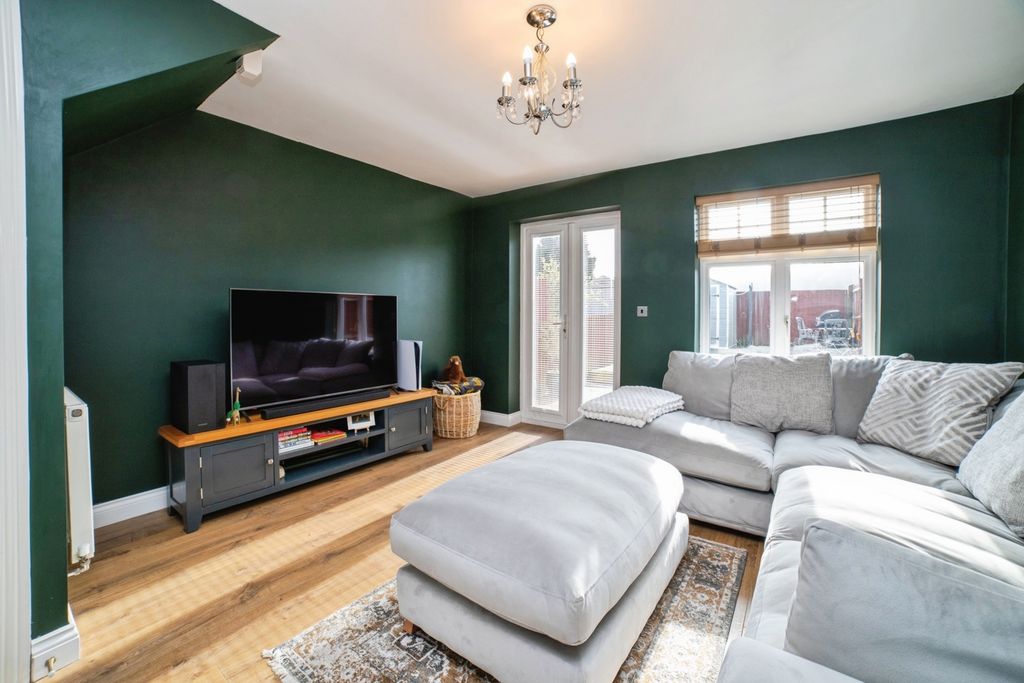 Property photo 2 of 15 Pbox-Img.Jpg