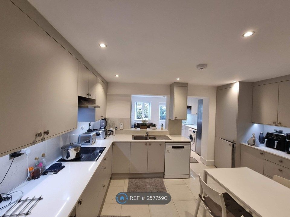 Property photo 2 of 19 Double Kitchen Dinner