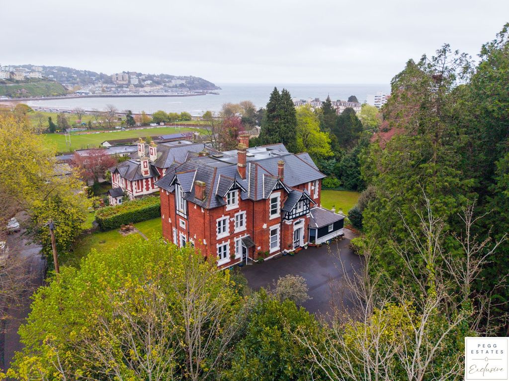 Property photo 1 of 40