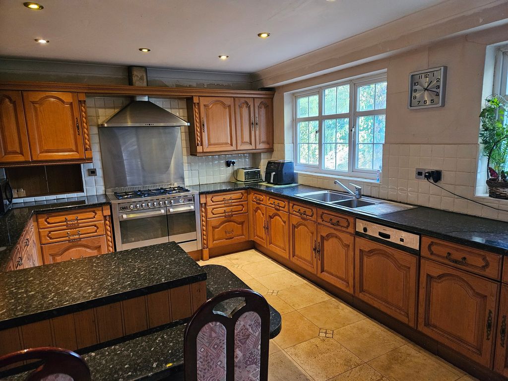 Property photo 2 of 4