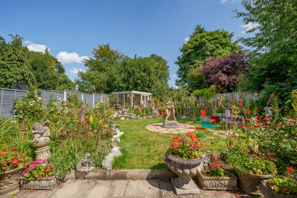 Property photo 3 of 17