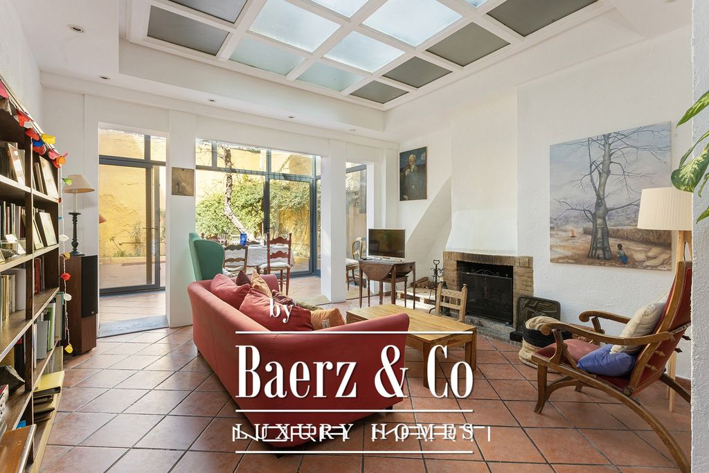 Property photo 2 of 44