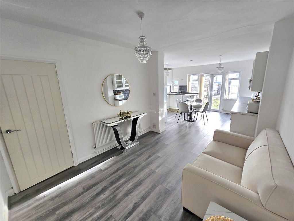 Property photo 2 of 15 Picture No. 26