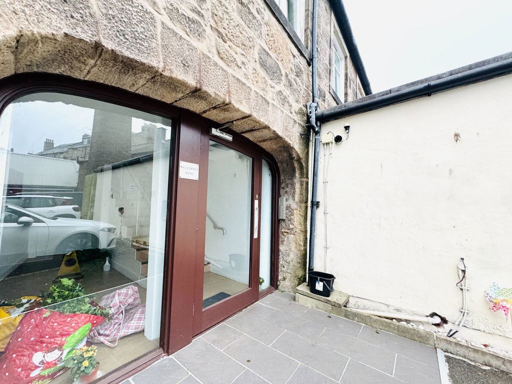 Property photo 2 of 56