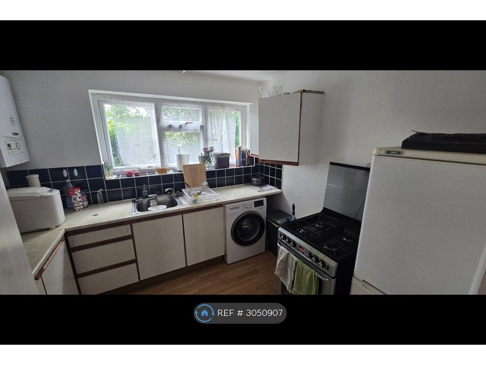 Property photo 3 of 28