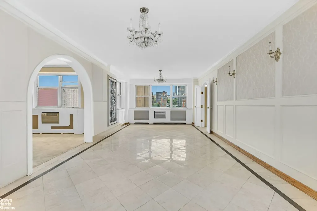 Property photo 2 of 12 <Alttext/>