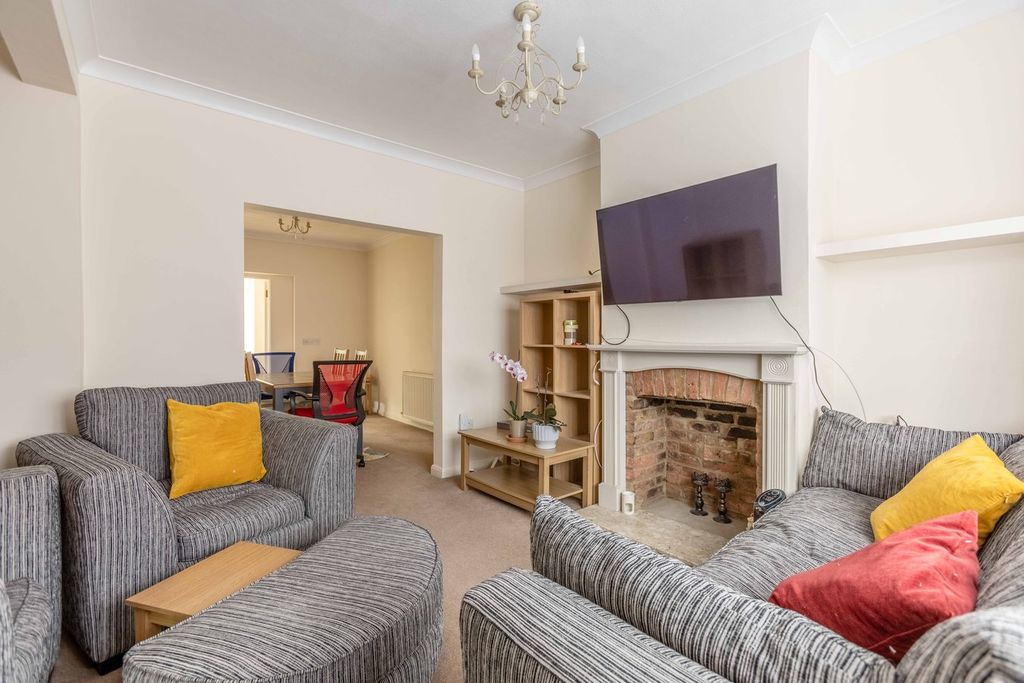 Property photo 3 of 18
