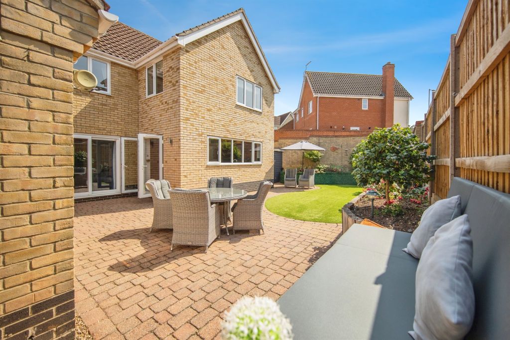 Property photo 2 of 23