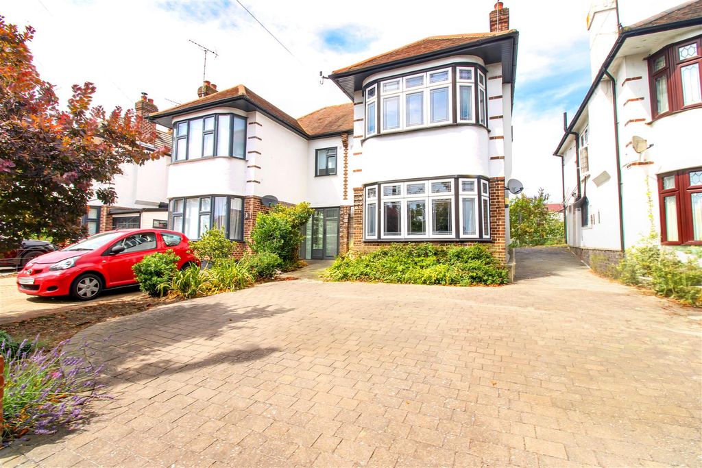 Property photo 1 of 22
