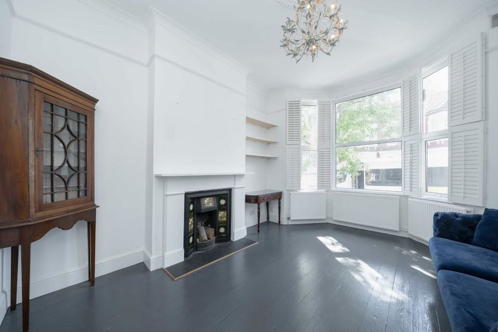 Property photo 2 of 6