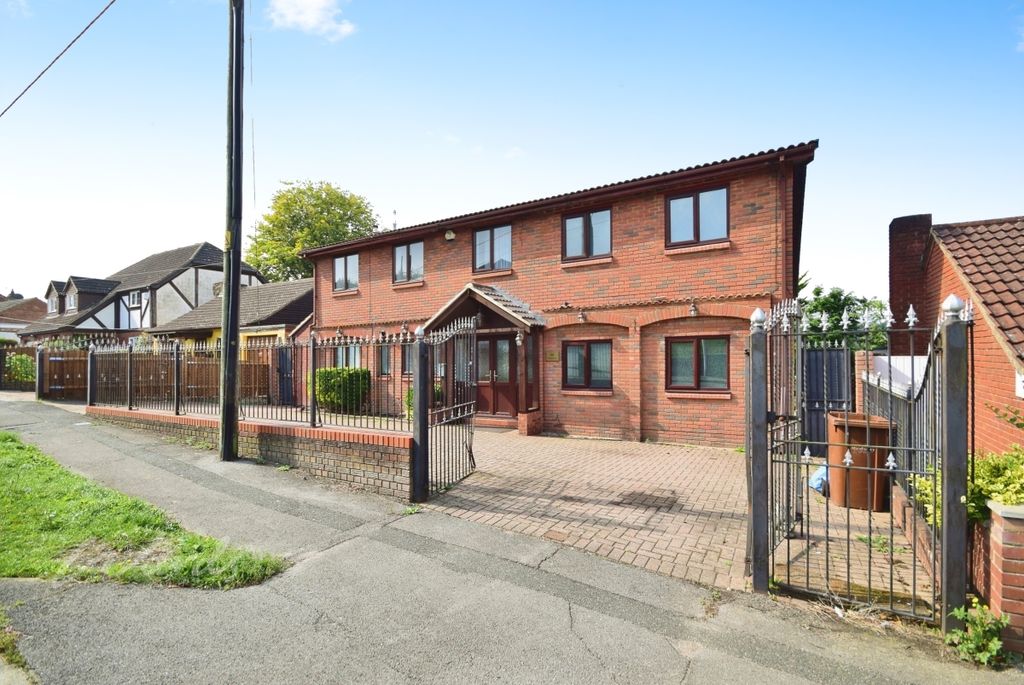 Property photo 1 of 17 Lordswood Lane Fr...