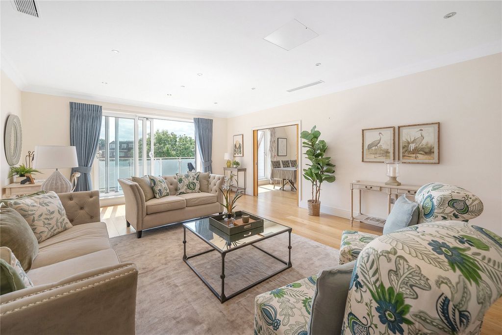 Property photo 1 of 12 Reception