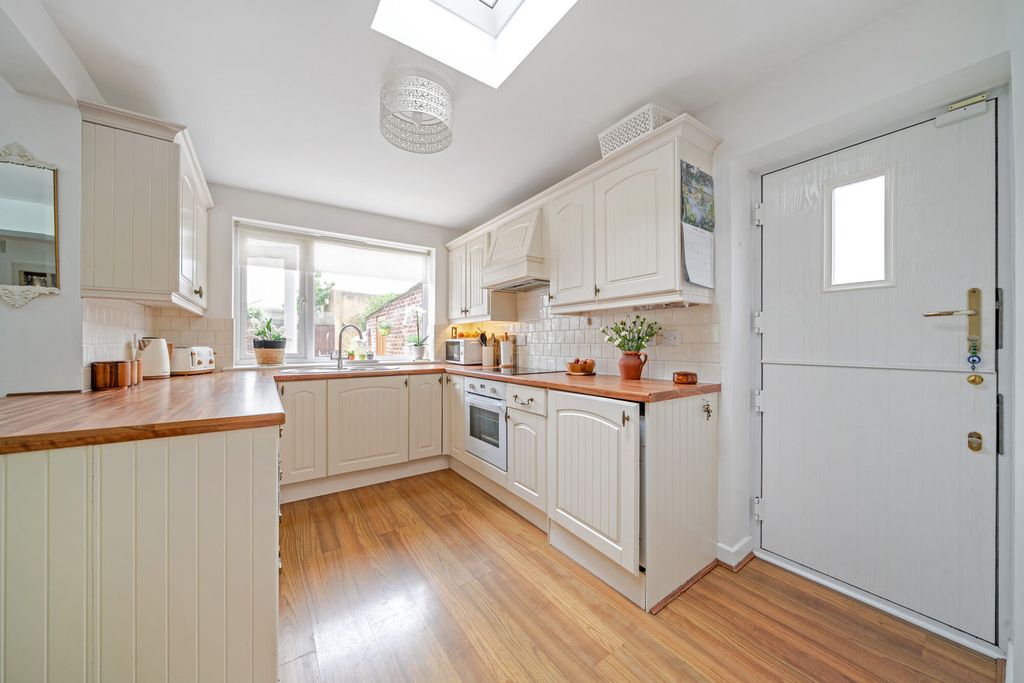 Property photo 3 of 19 1469032-8-6A18519...