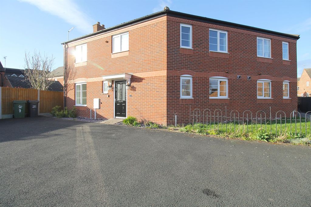 Property photo 2 of 27 Front Of House