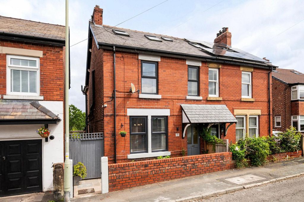 Property photo 1 of 33