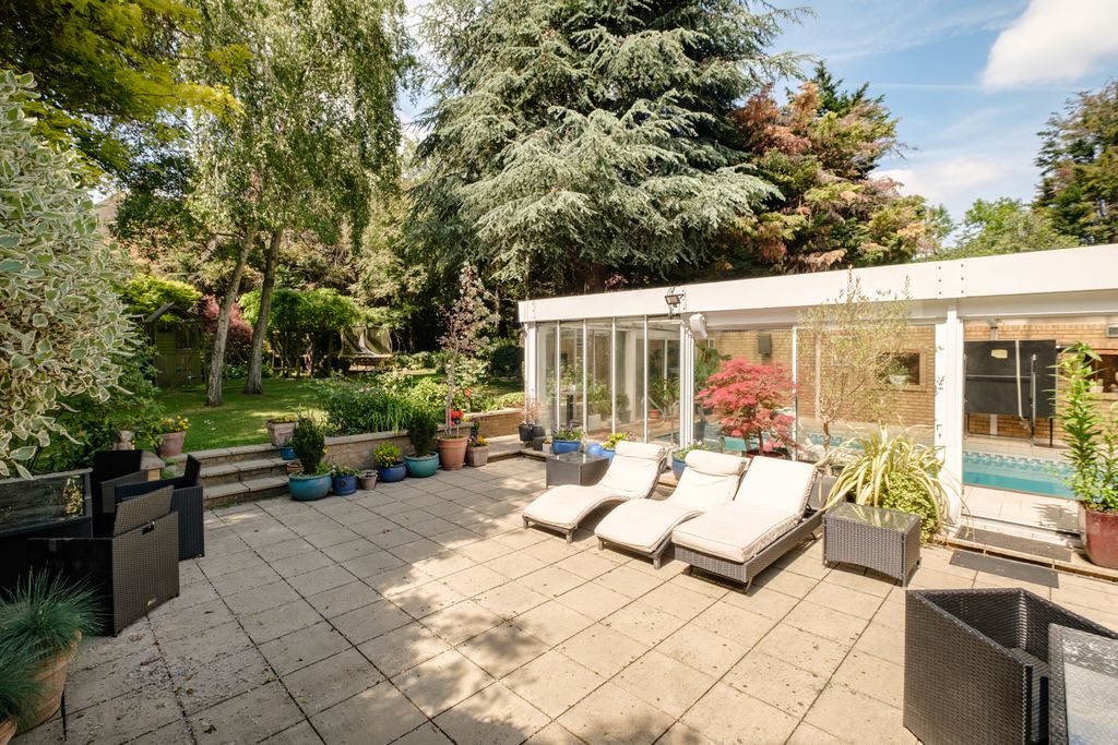 Property photo 2 of 16